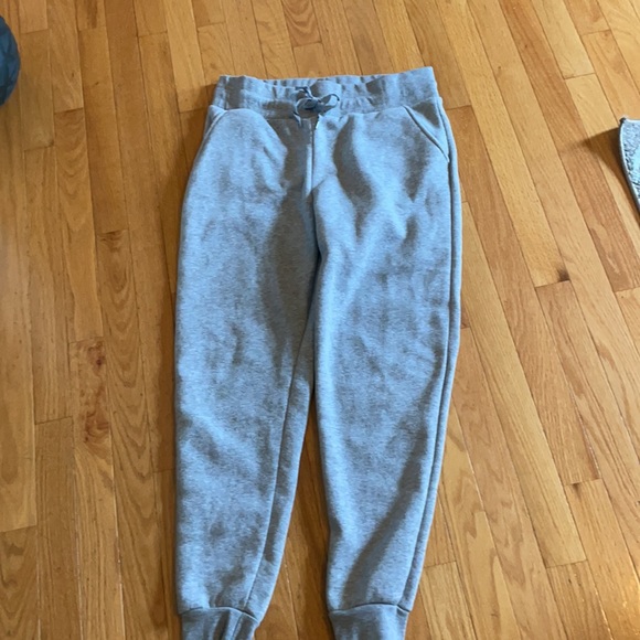 Comfy gray work out sweatpants - Picture 2 of 8